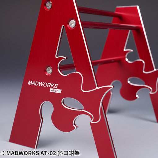 AT-02 MAD NIPPERS STAND (ANODIZED RED)